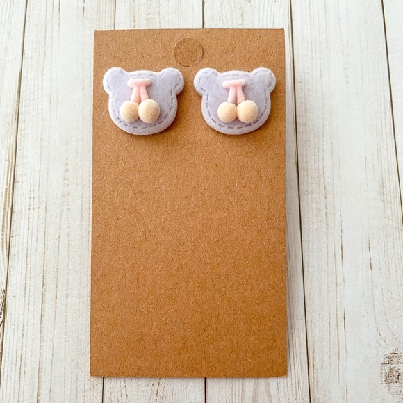 🖤 Fuzzy Bear Shaped Stud Earrings - Picture 4 of 5